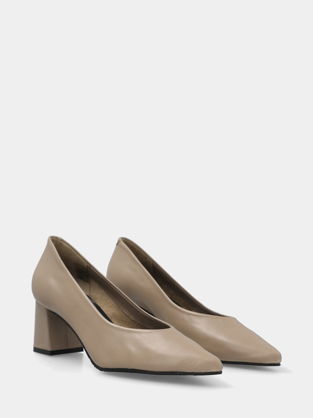 Décolleté in nappa beige con tacco a blocco