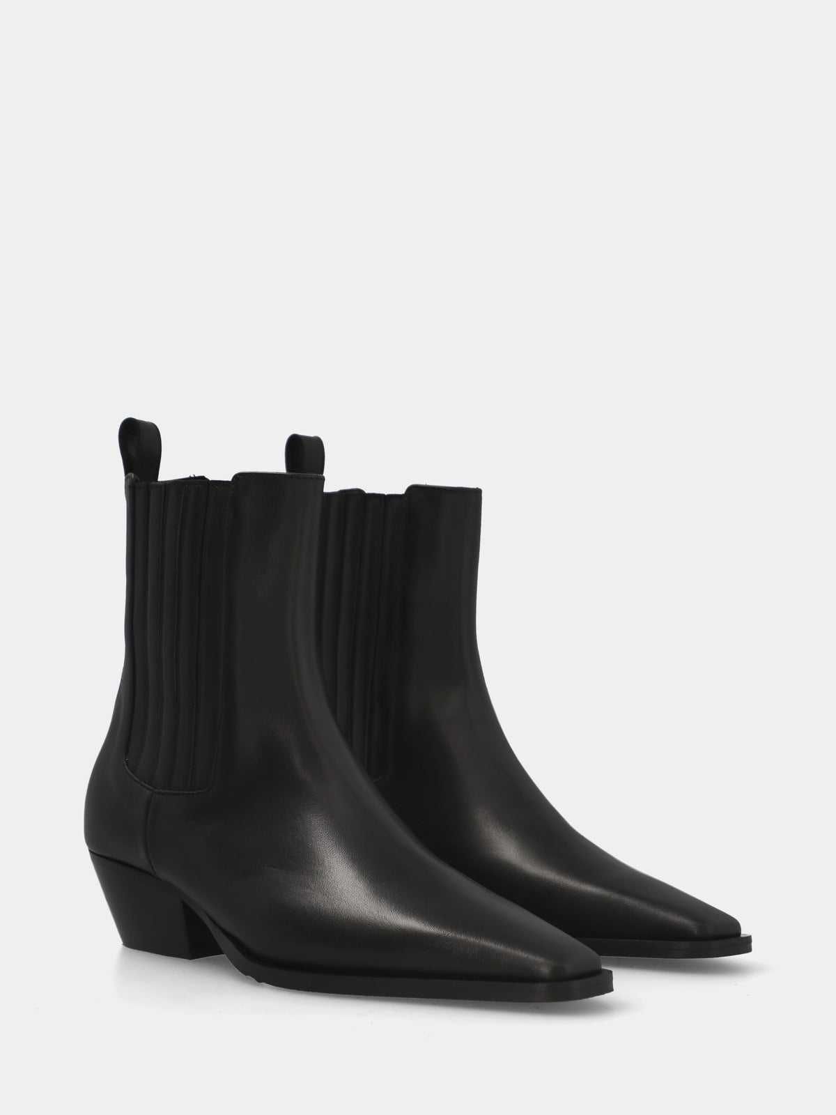 Stivaletto in vitello nero con elastici in pelle