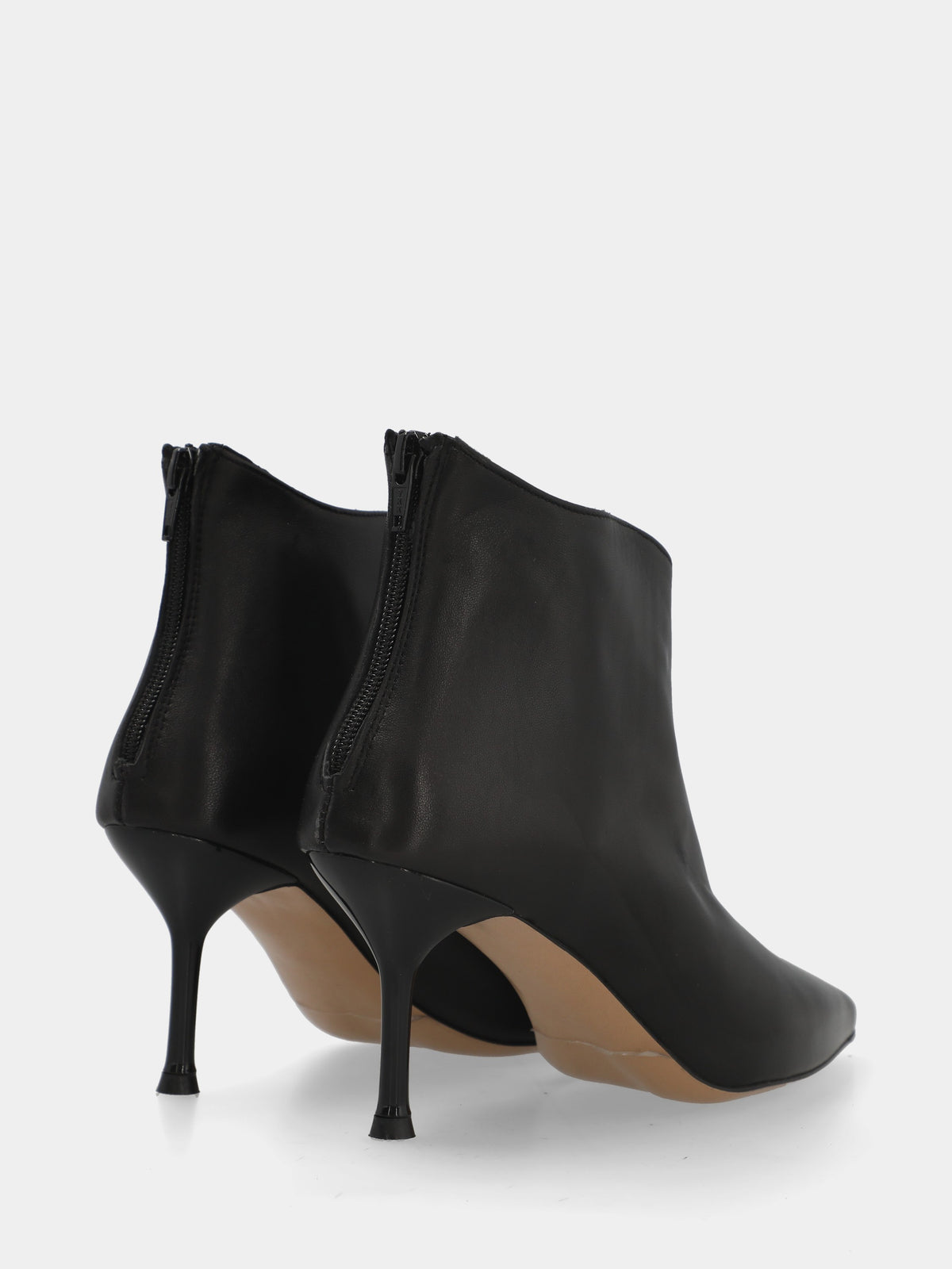 Stivaletto in camoscio nero con tacco a calice
