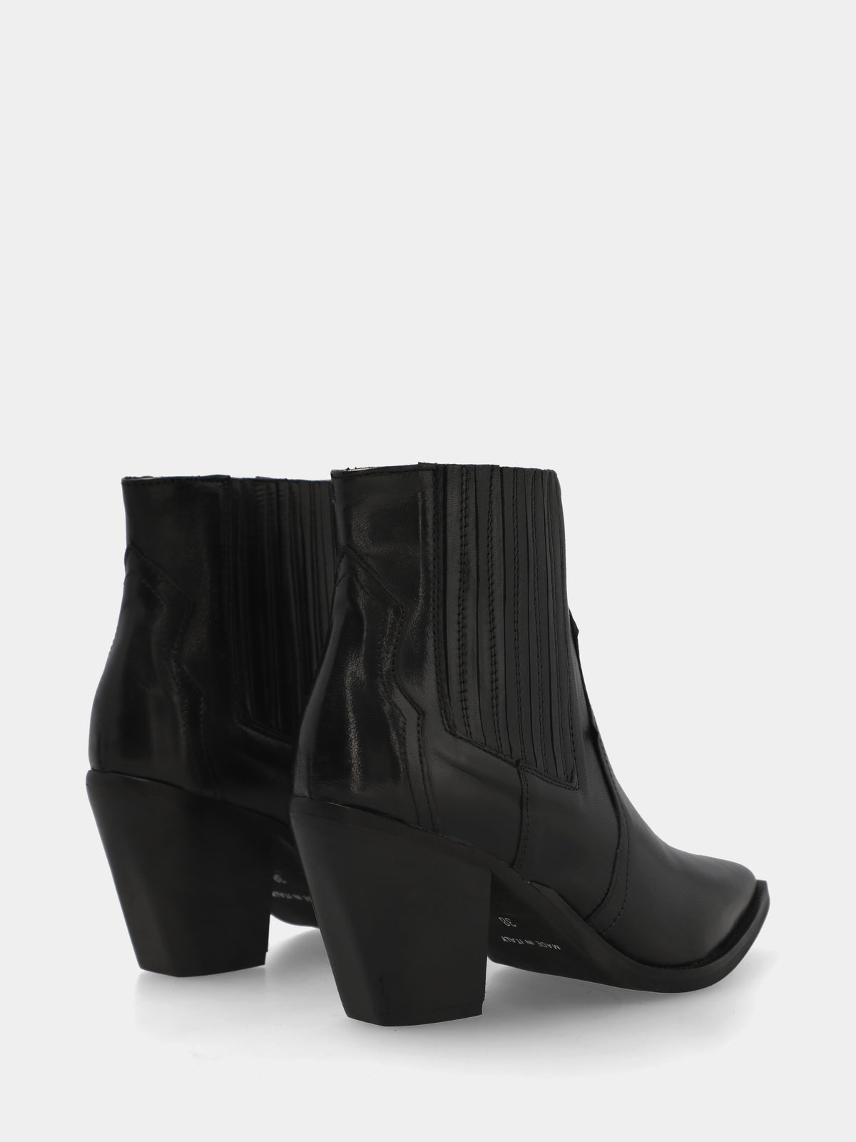 Campero in vitello nero con fascette in pelle