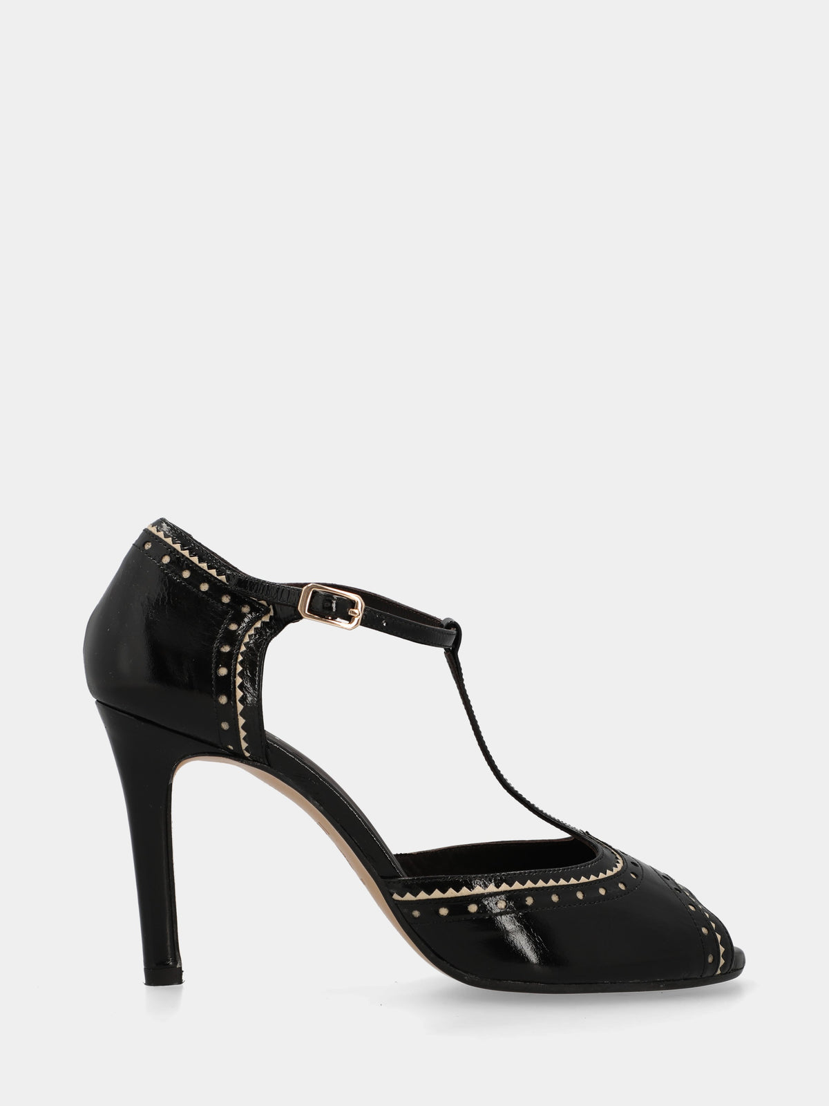 Décolleté in vitello nero con cut-out