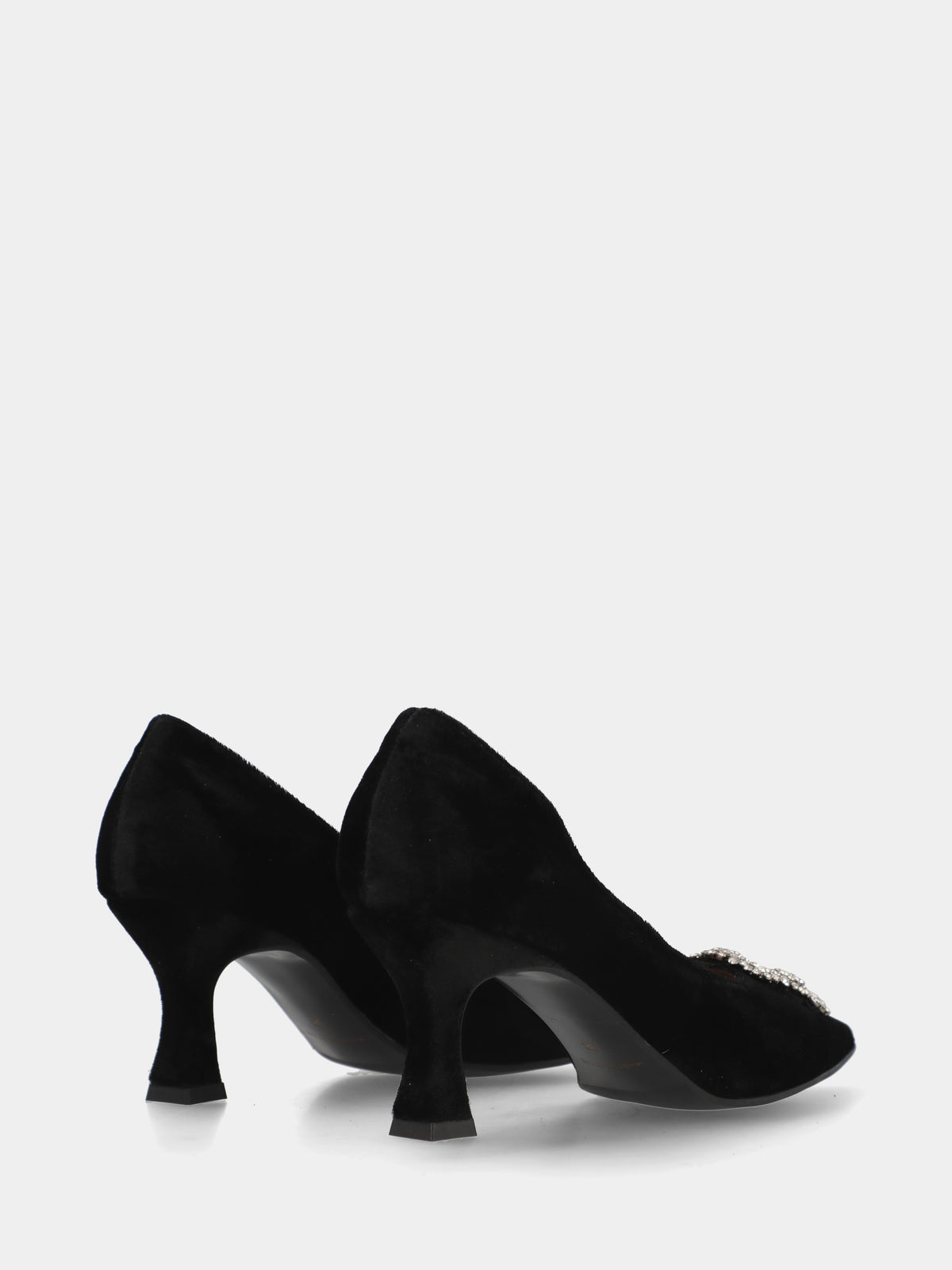 Décolleté in velluto nero con accessorio gioiello