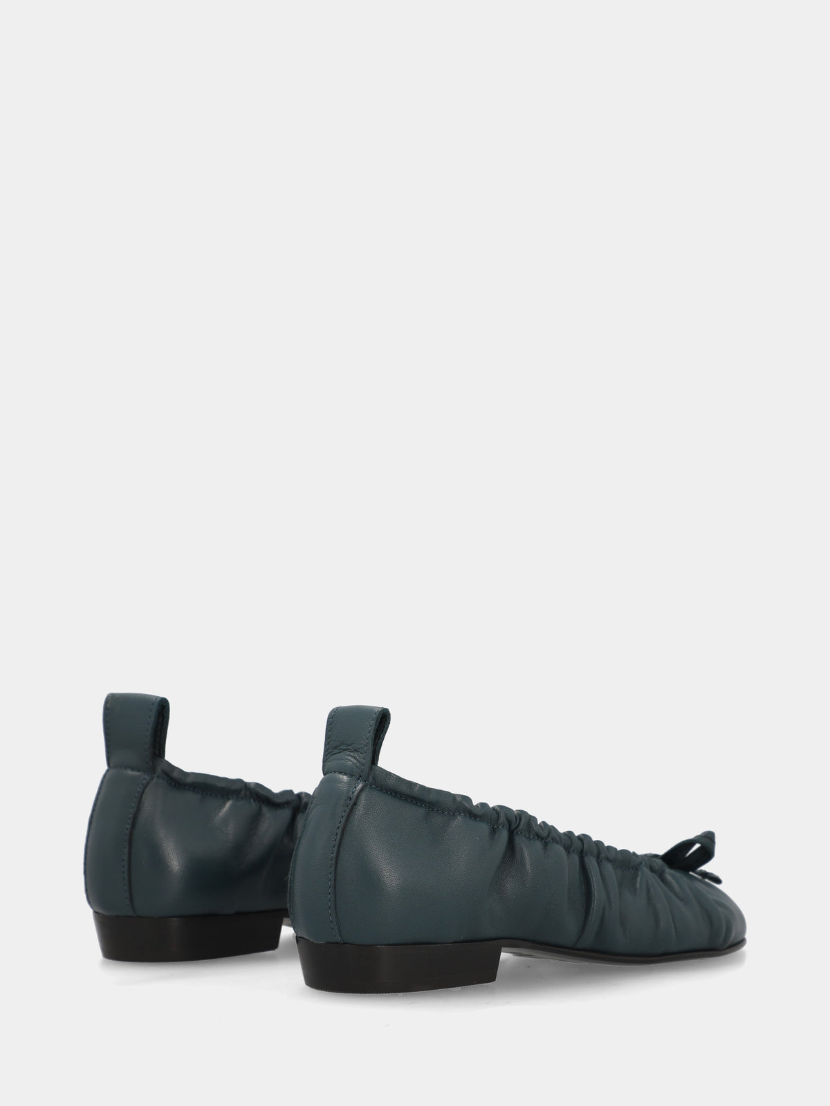 Ballerina in nappa blu con tomaia arricciata