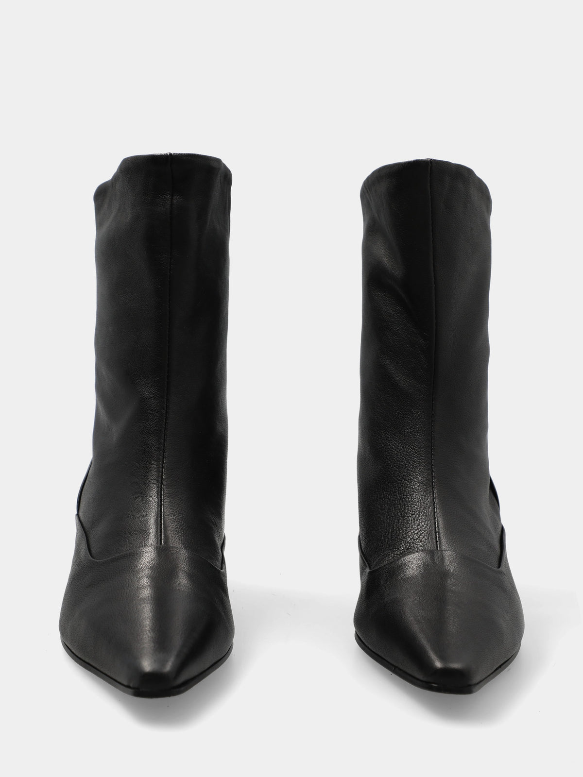 Stivaletto in nero con zeppa