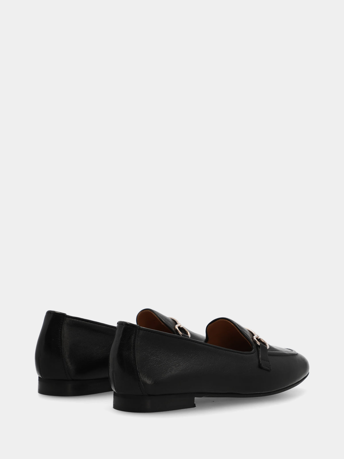 Pantofola in nappa nera con morsetto metallico