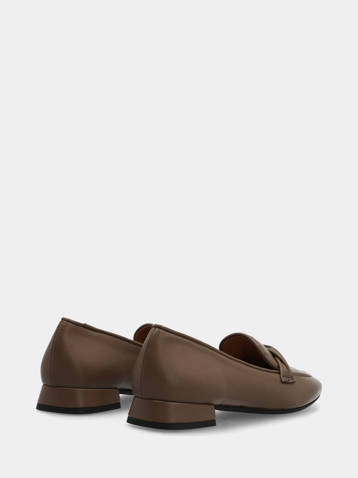 Mocassino in nappa marrone con mignon intrecciati