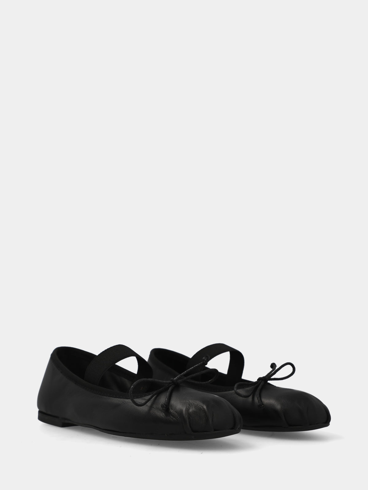 Ballerina in nappa nera con punta plissé