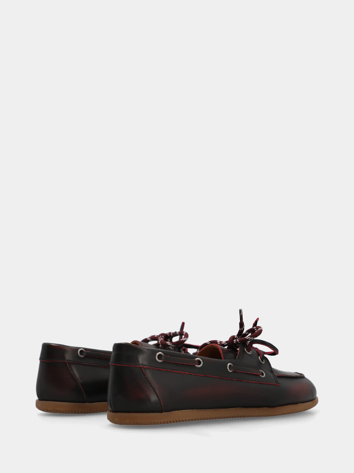 Stringata in vitello bordeaux con doppi lacci