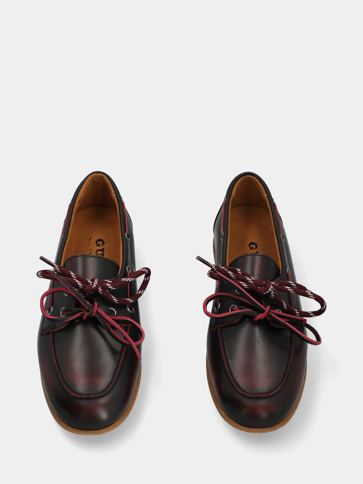 Stringata in vitello bordeaux con doppi lacci