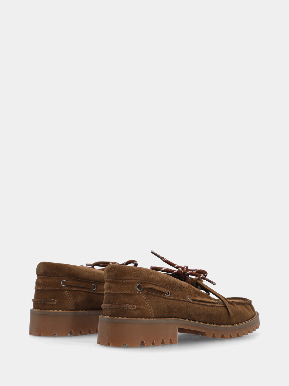 Stringata in velour nocciola con suola carrarmato