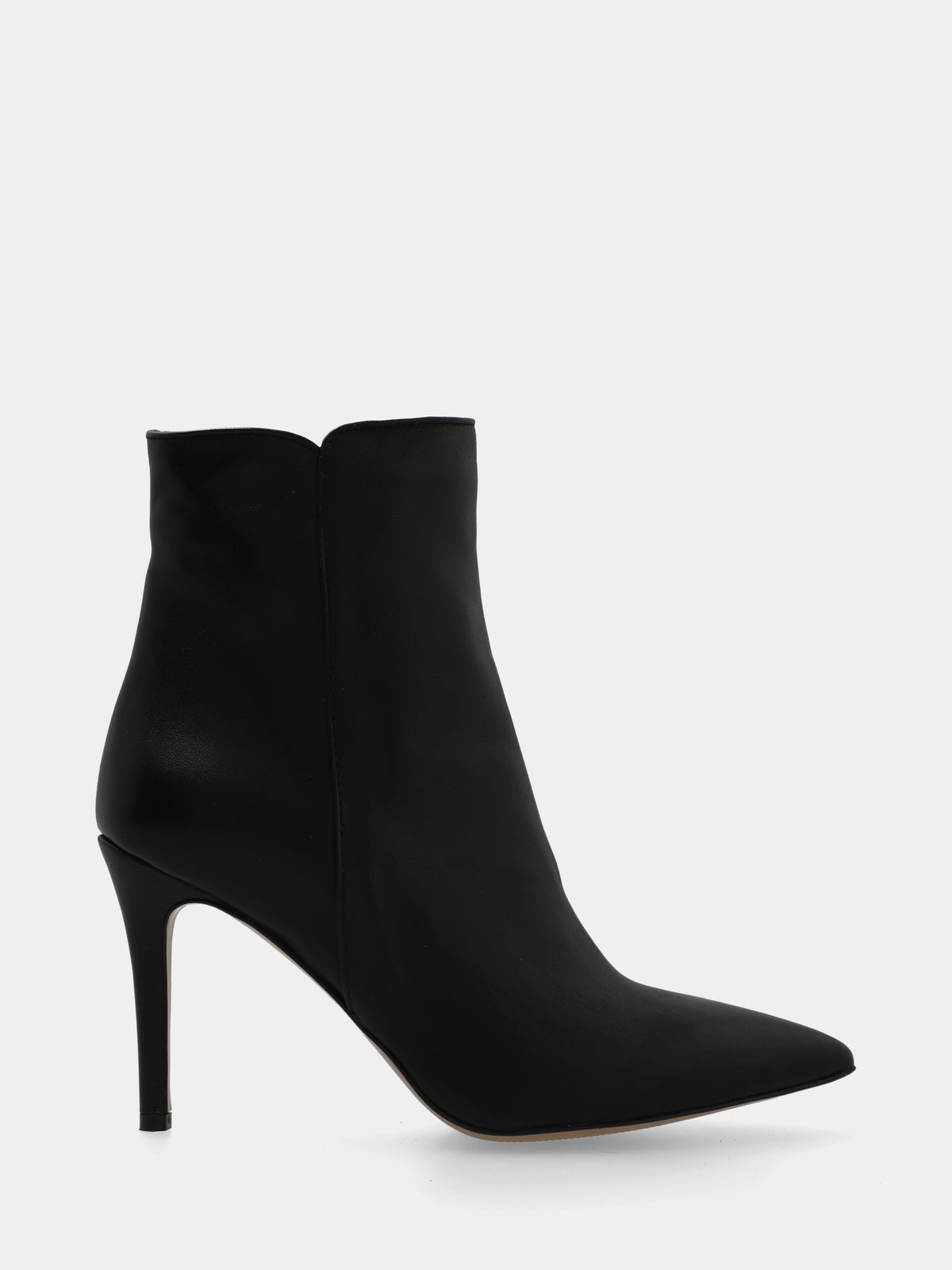 Stivaletto in nappa nera con tacco a stiletto