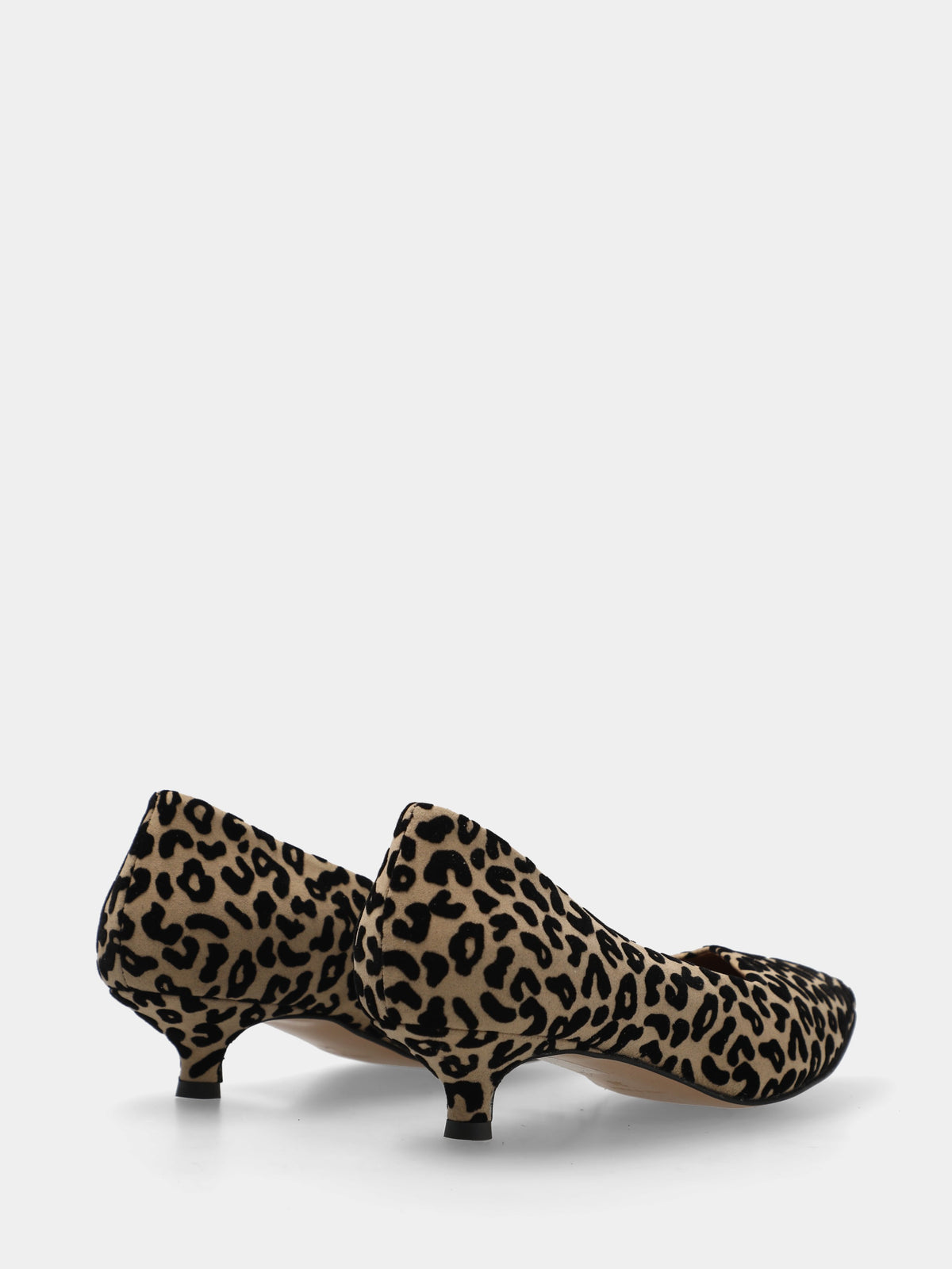 Décolleté in camoscio leopardato con tacco a calice