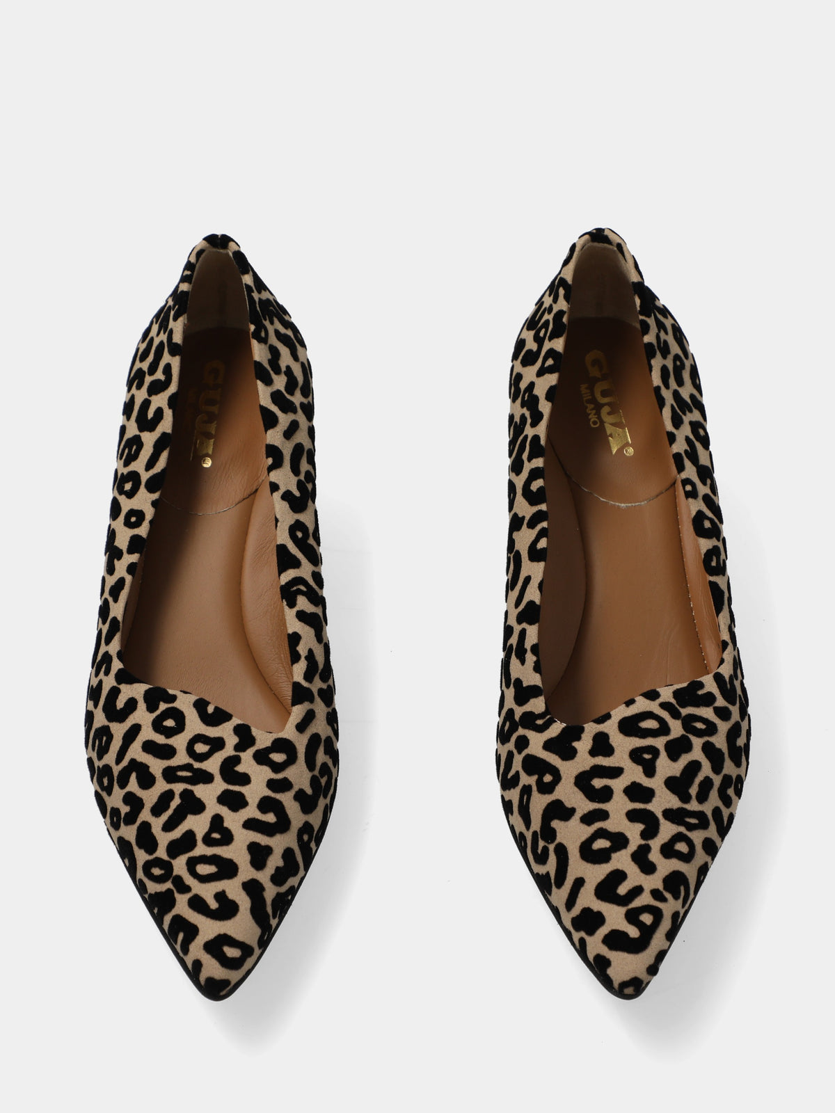 Décolleté in camoscio leopardato con tacco a calice