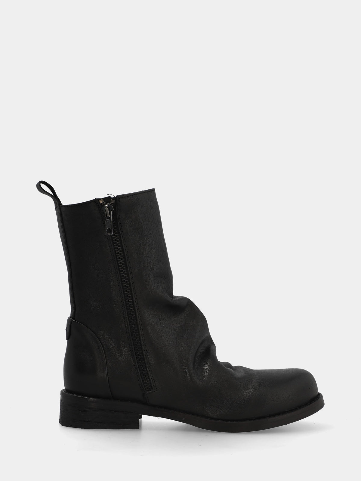 Stivaletto in vitello nero con guardolo cucito
