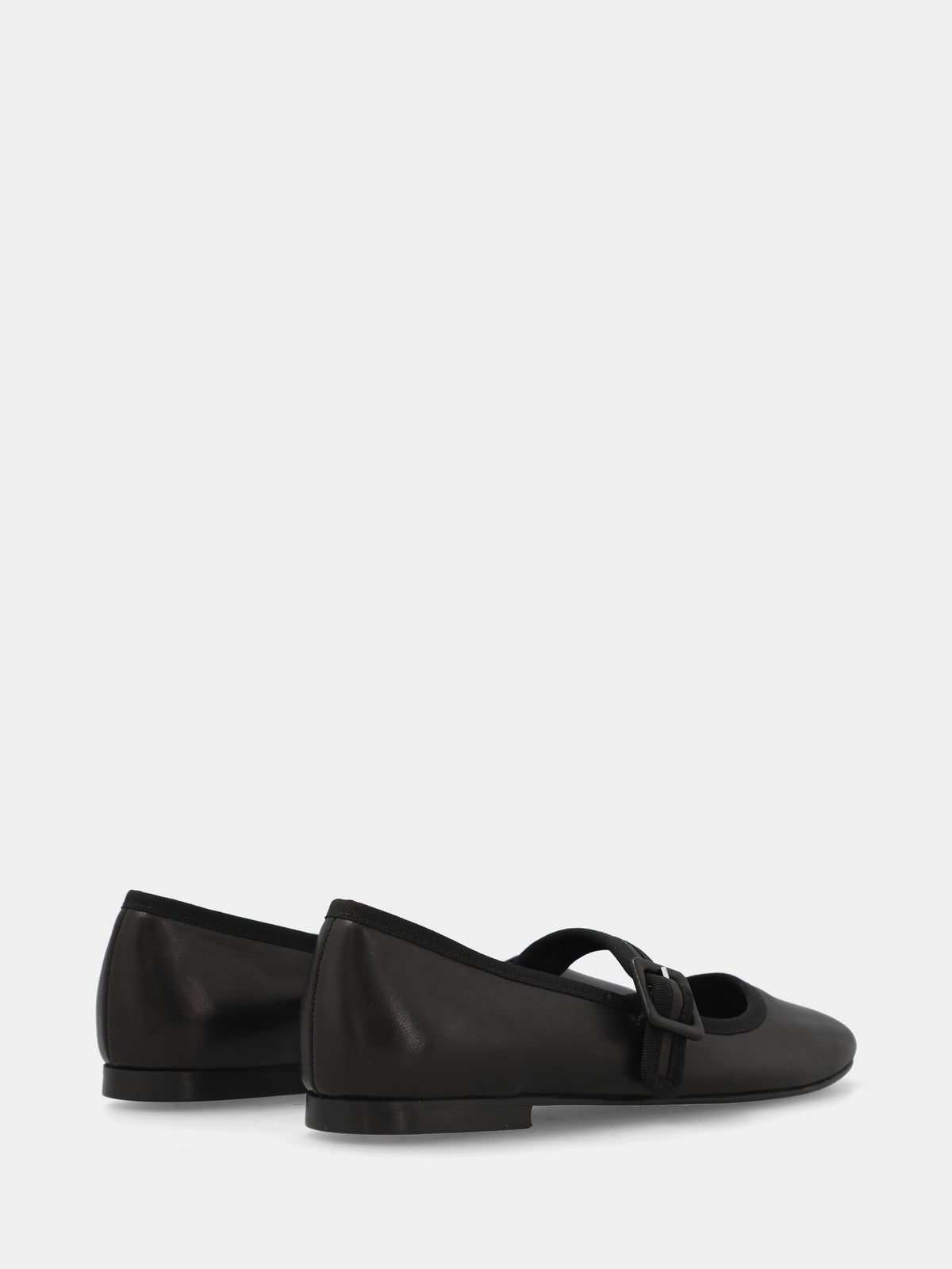 Ballerina in nappa nera con cinturino