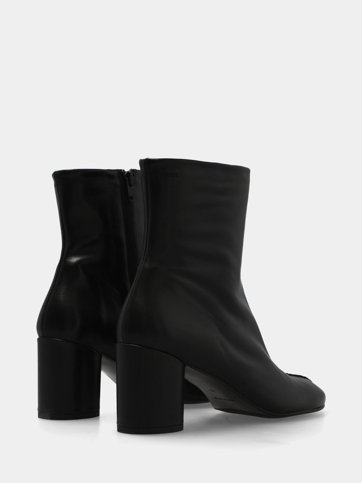 Stivaletto in nappa nera con tacco a blocco