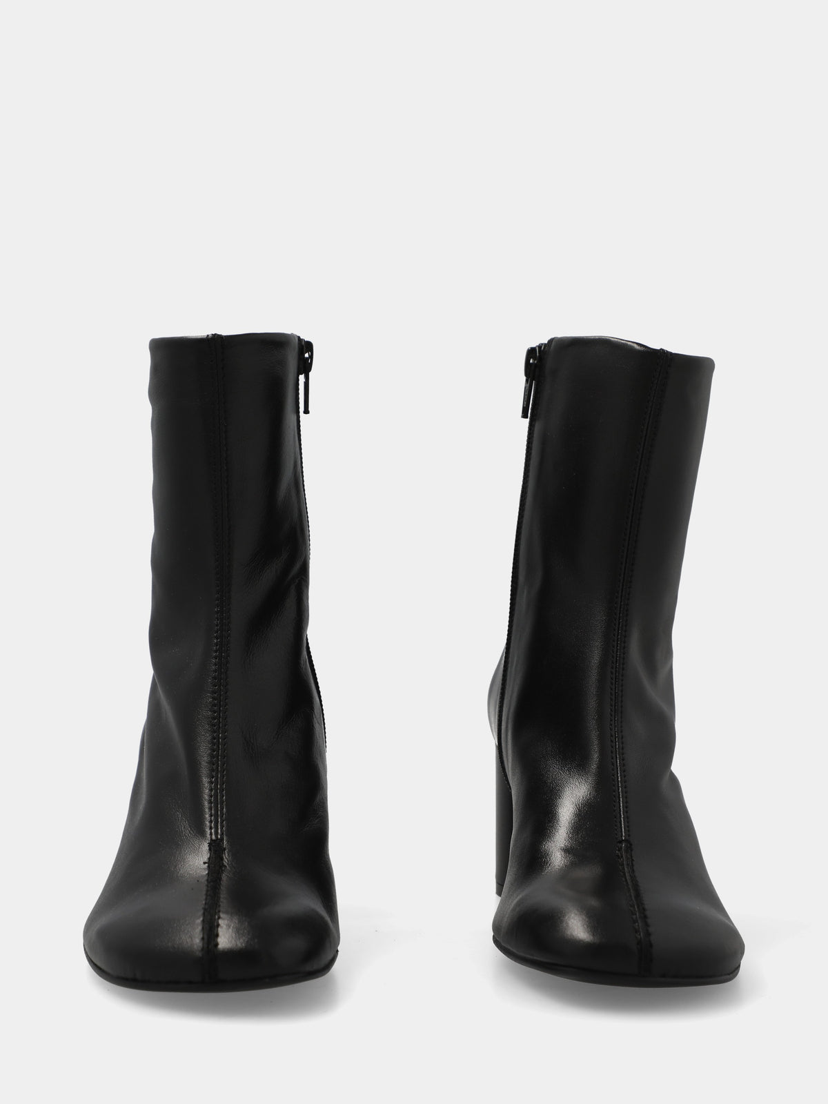 Stivaletto in nappa nera con tacco a blocco