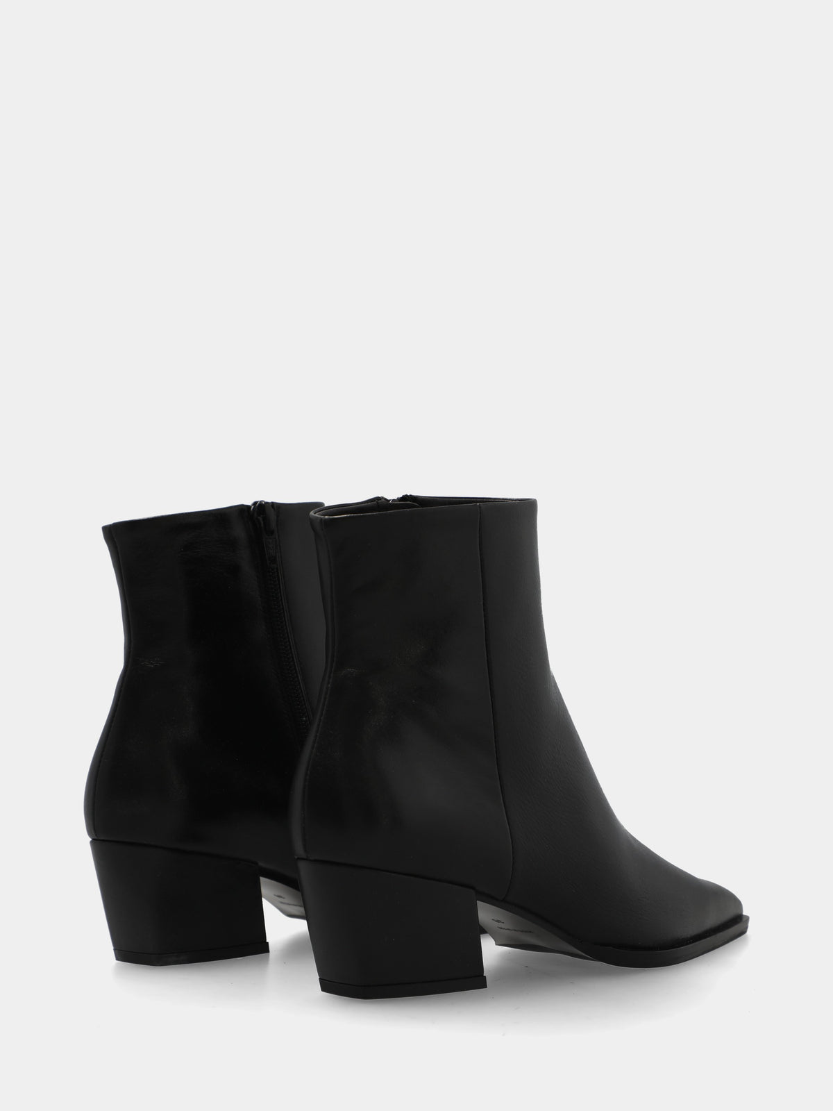 Stivaletto in nappa nera con tacco a blocco