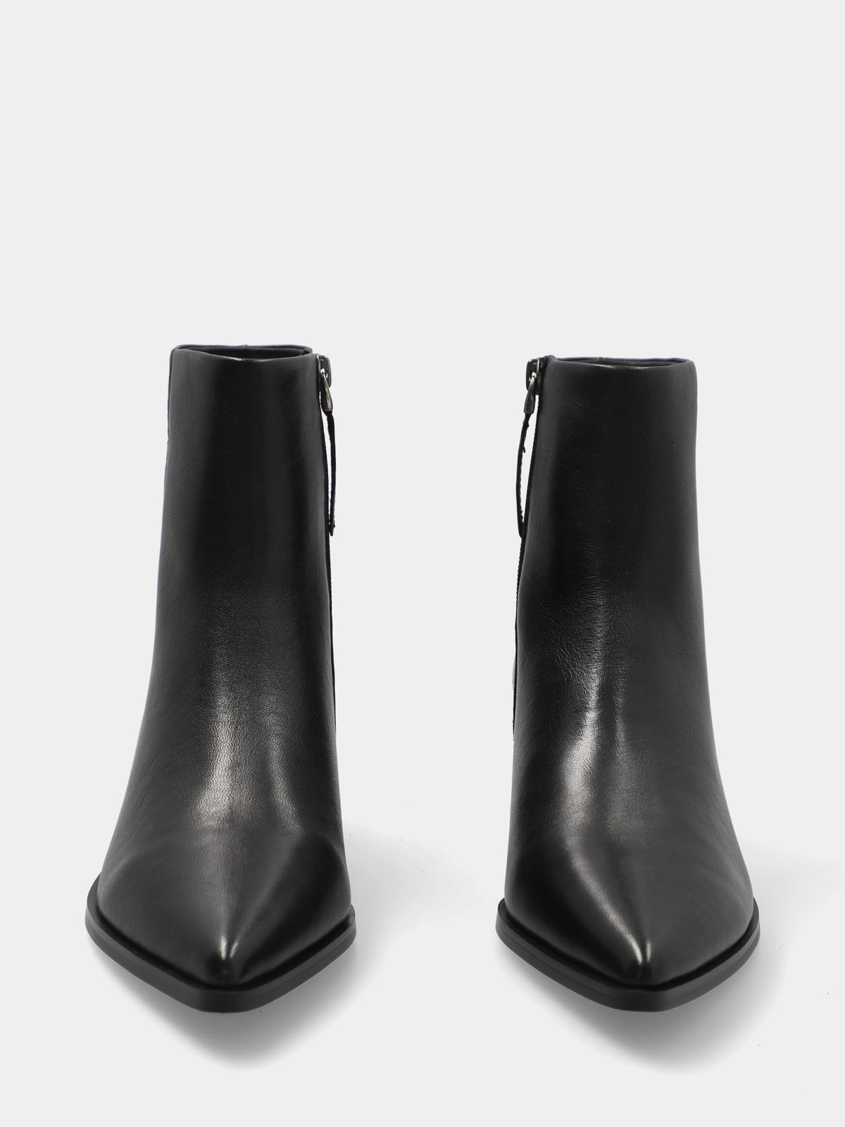 Stivaletto in vitello nero con zip