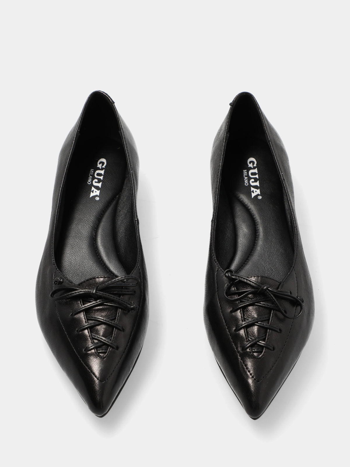 Ballerina in vitello nero con allacciatura derby