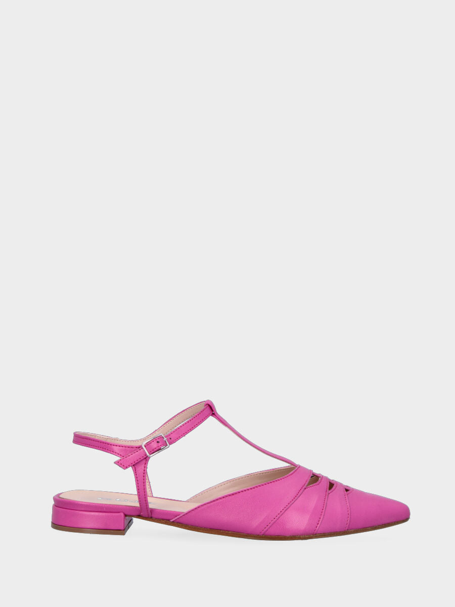 Fuchsia leather sandal with openings on the sole