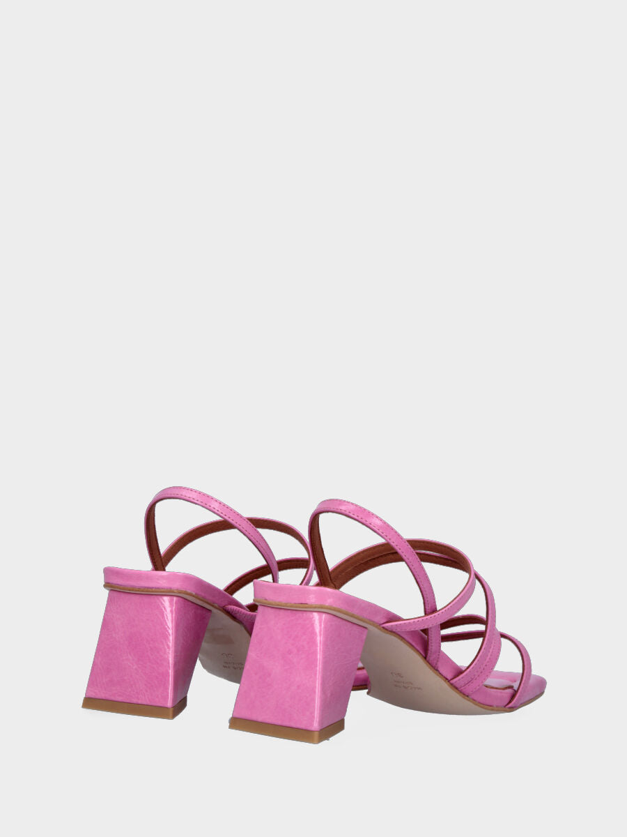 Pink leather sandal with straps
