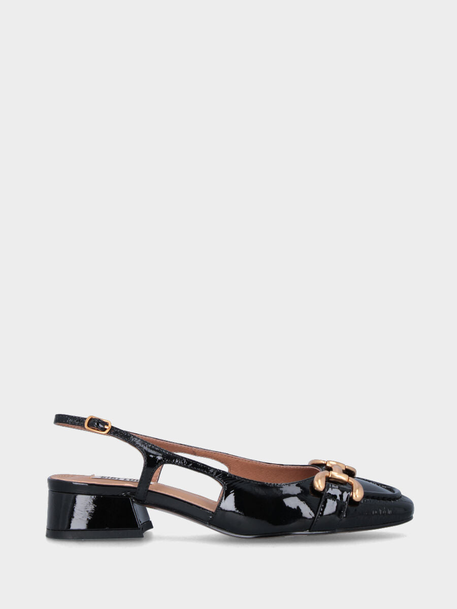Slingback nera in pelle con punta sfilata arrotondata