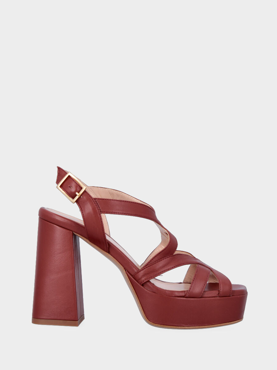 Brown leather sandal with wavy straps