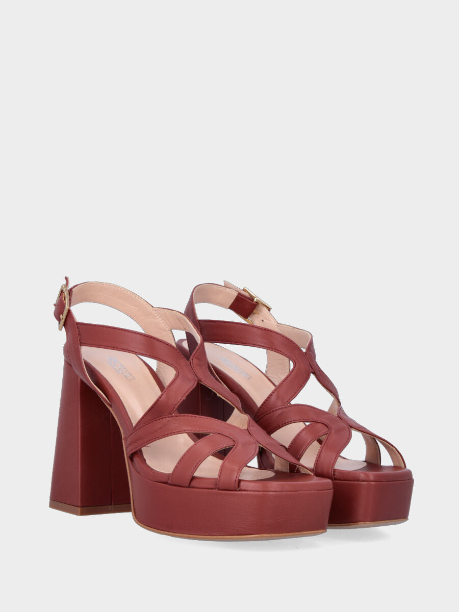 Brown leather sandal with wavy straps