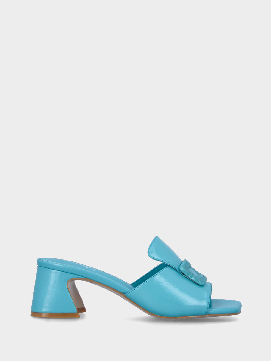 Light blue leather slipper with rectangular button