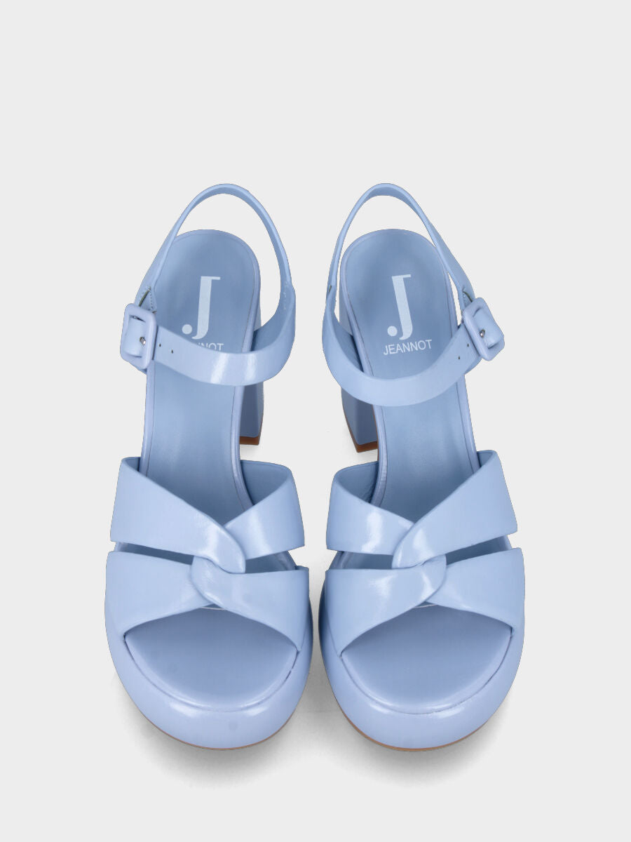 Sandale à talon bleu ciel en cuir avec brides croisées