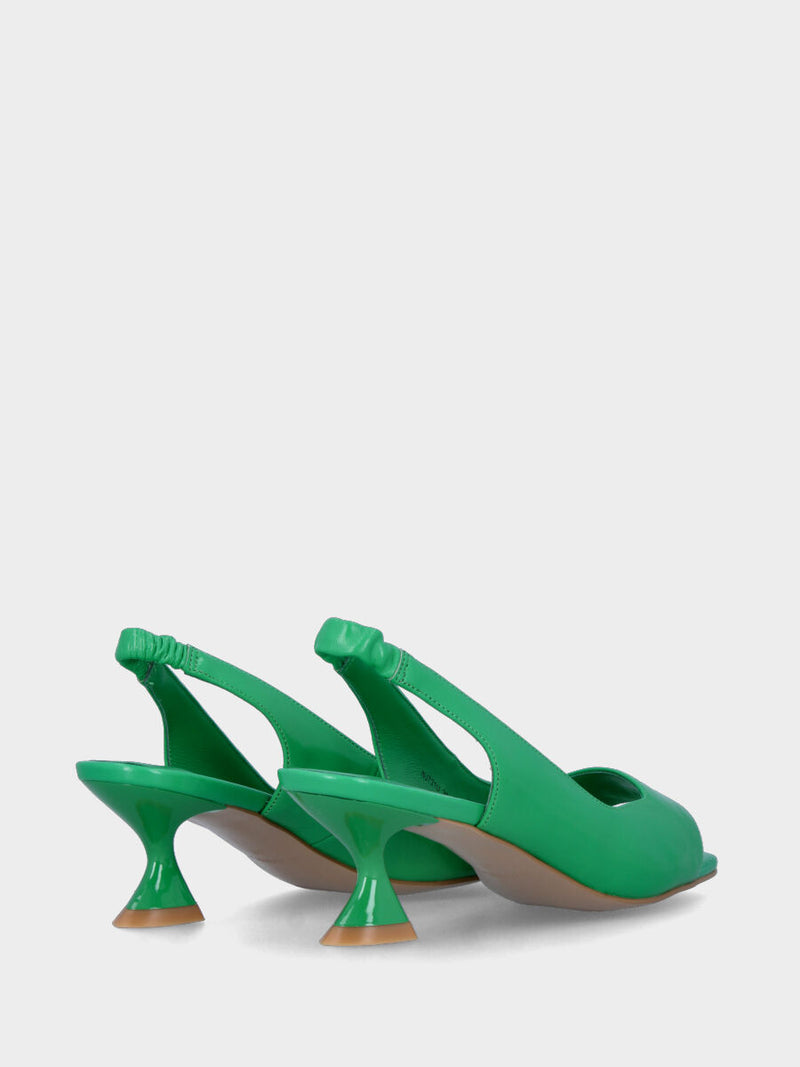 Sandalo slingback verde in pelle aperto in punta