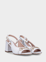 Sandalo slingback bianco in pelle con morsetto e punta aperta