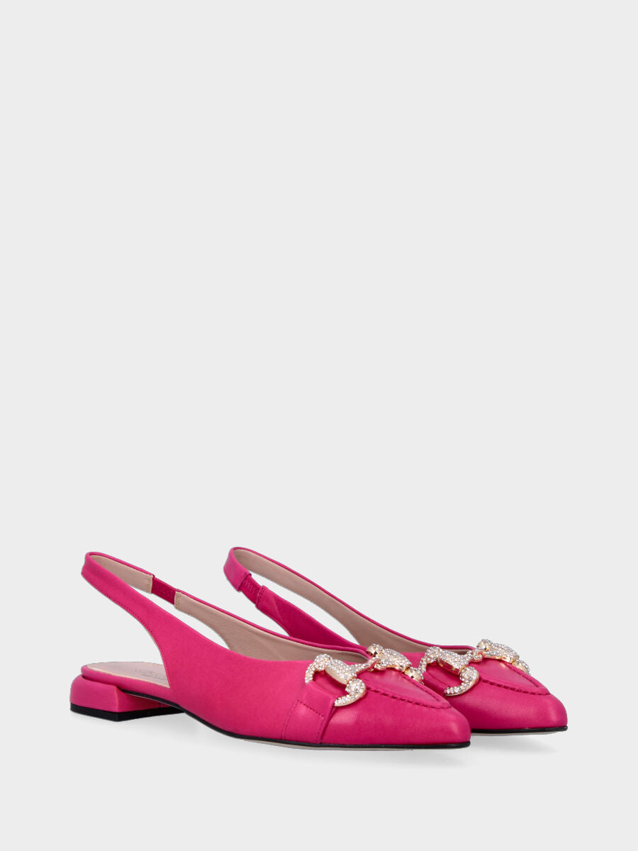 Décolleté slingback fucsia in pelle con morsetto puntinato