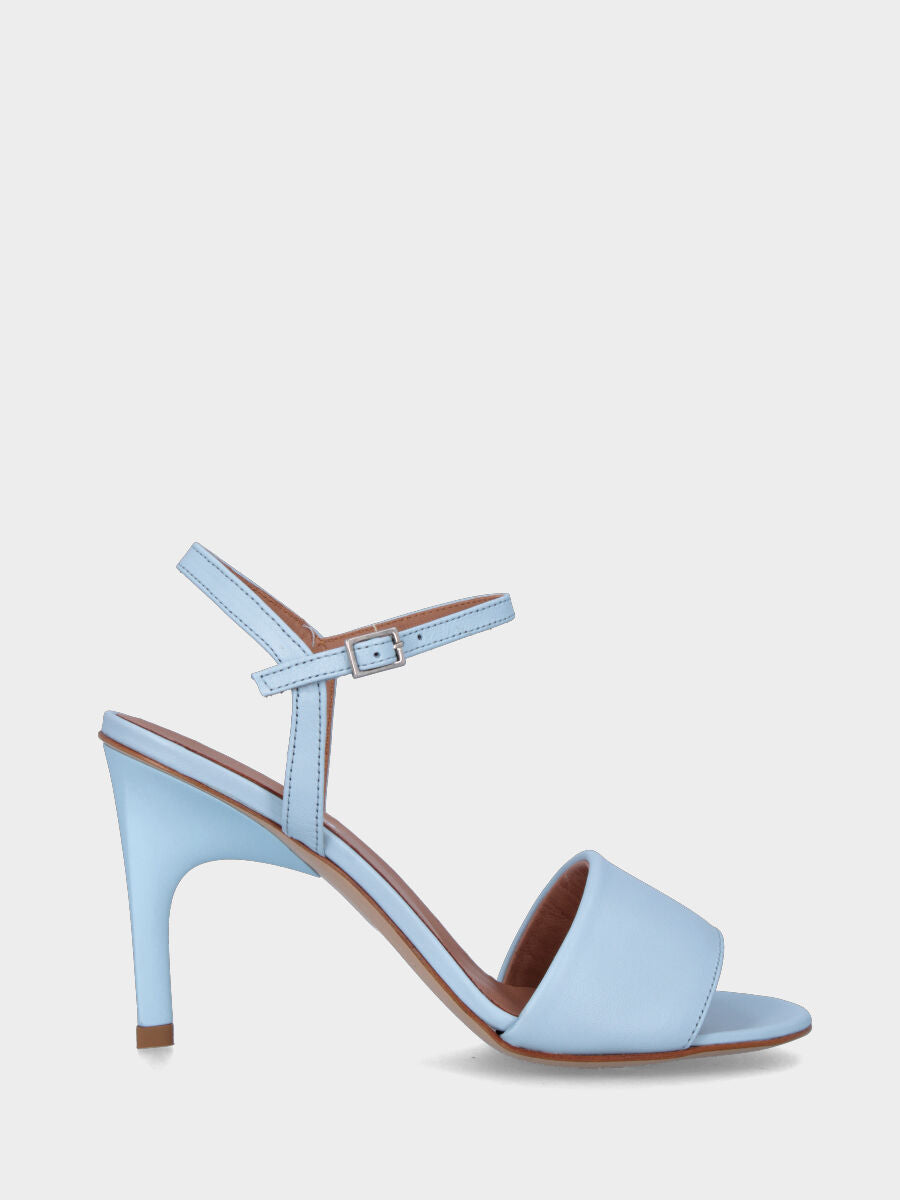 Sandale mit himmelblauem Absatz aus Leder mit Riemen