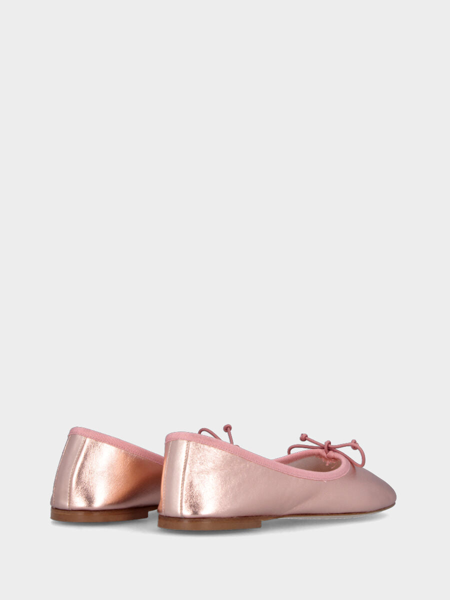 Ballerina rosa aus Leder mit Riemchen