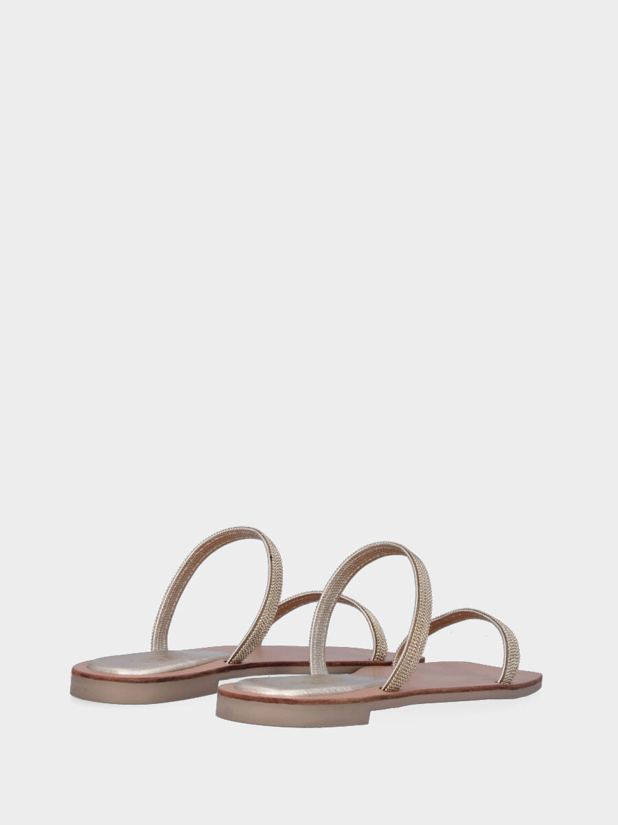Ciabattina dorée laminée avec lanières de petits clous métalliques