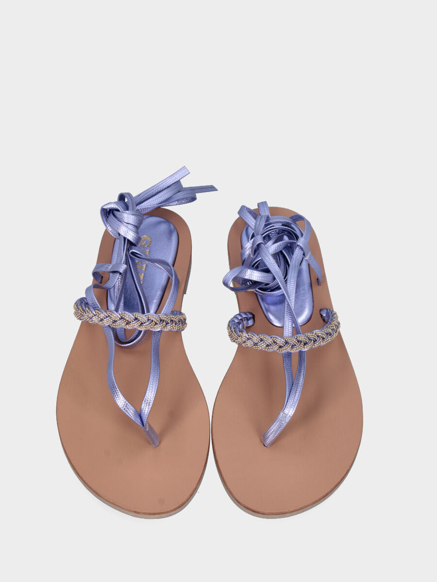 Laminated lilac thong sandal with braid and laces