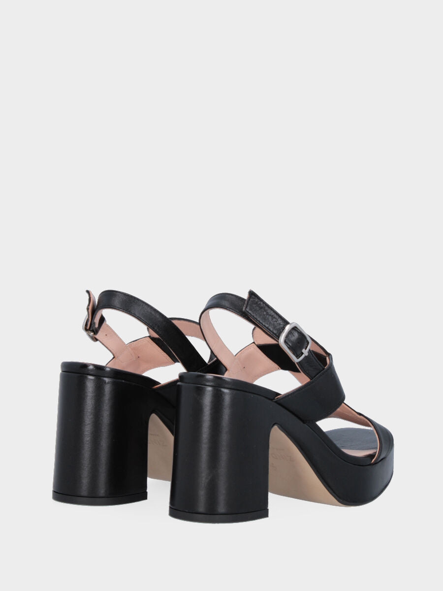 Sandalo nero in pelle con fascia incrociata