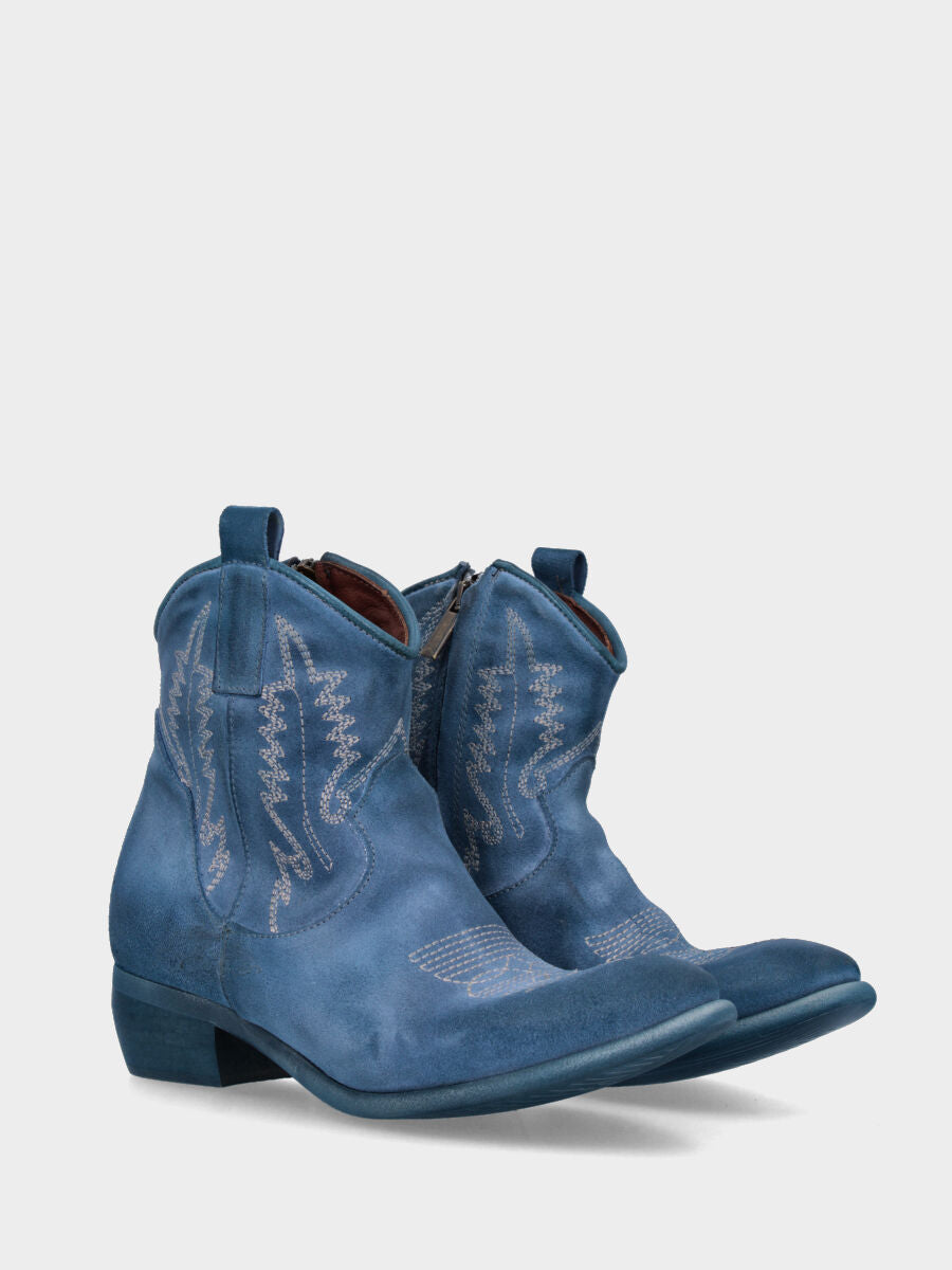 Campero basso in pelle azzurro con impunture a contrasto