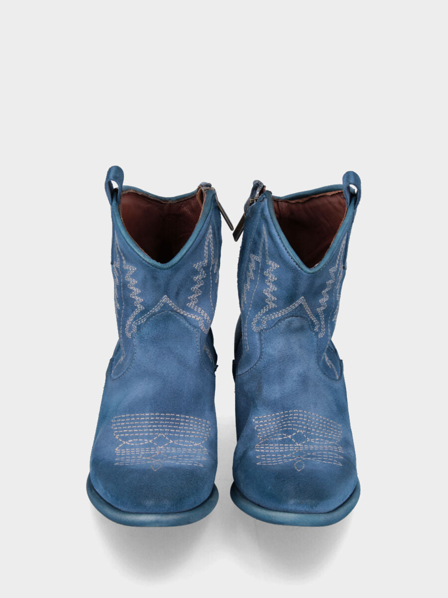 Campero basso in pelle azzurro con impunture a contrasto