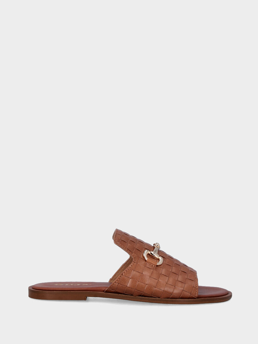 Leather slipper in woven leather with clamp