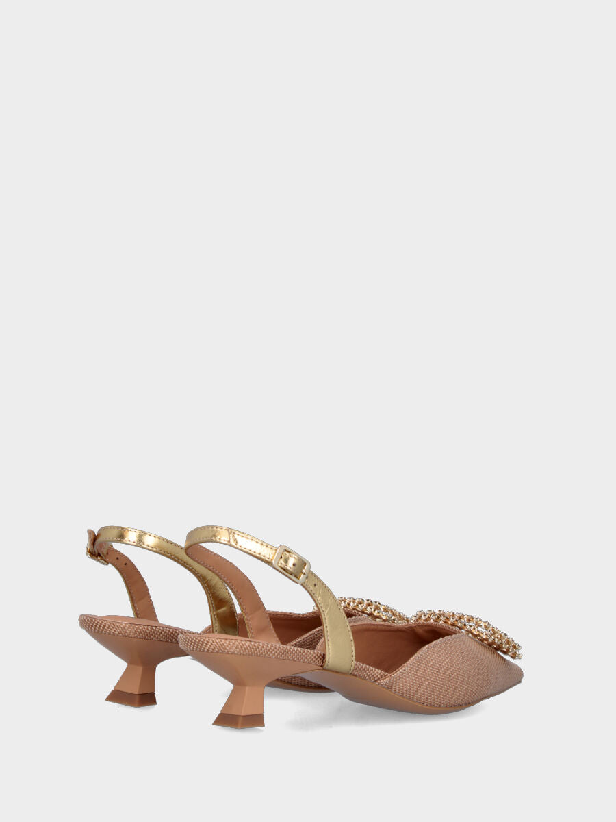 Slingback beige in tessuto con inserti dorati e accessorio gioiello