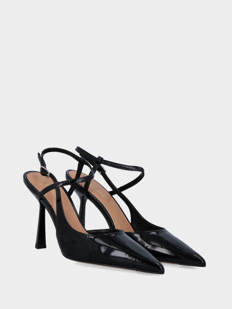 Slingback nera in vernice con cinturino asimmetrico