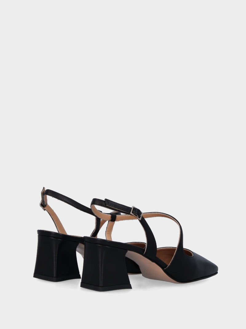 Slingback nera in pelle a punta quadrata con cinturino a giro collo