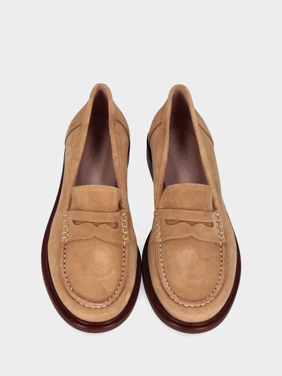 Mocassin beige en cuir modèle collège avec masque bouche de lion
