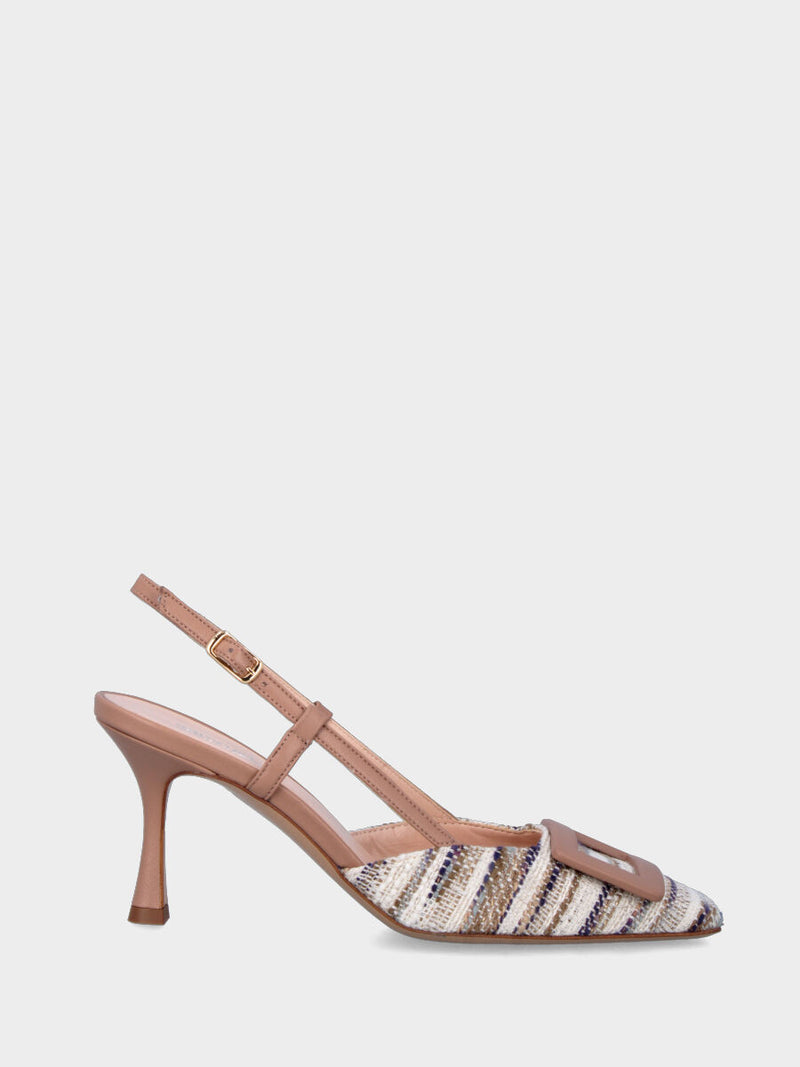 Slingback beige in pelle con tomaia in raffia e accessorio rettangolare