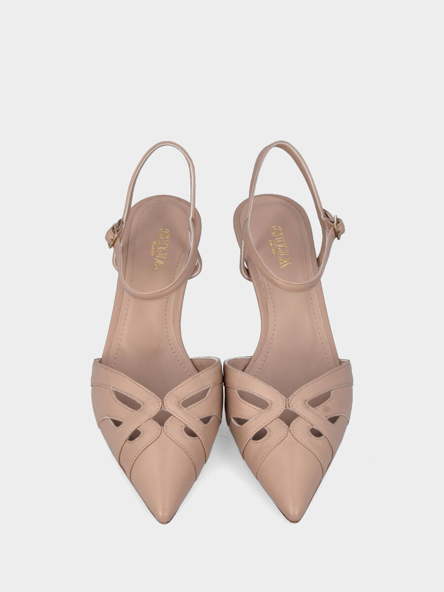 Escarpin beige en cuir avec ouvertures et brides croisées