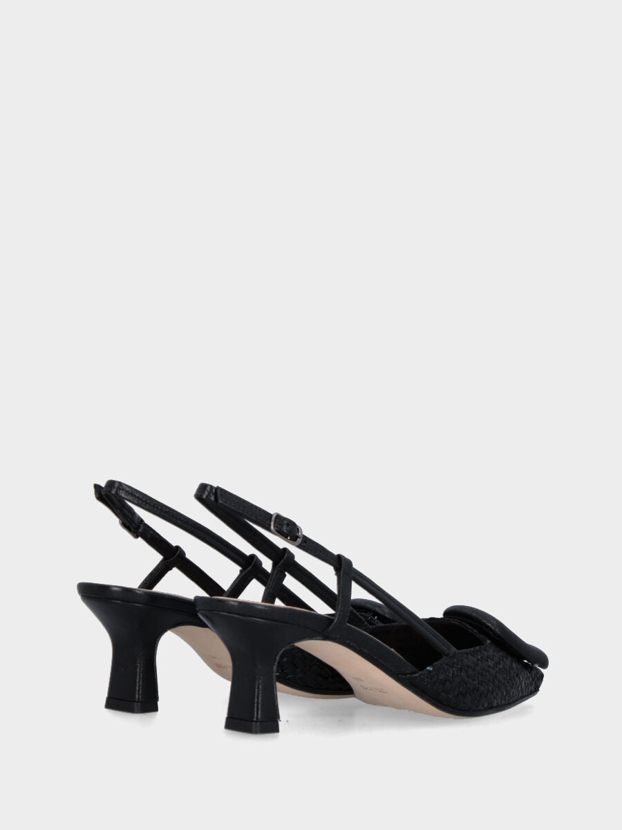 Slingback nera in rafia intrecciata con accessorio ad anello