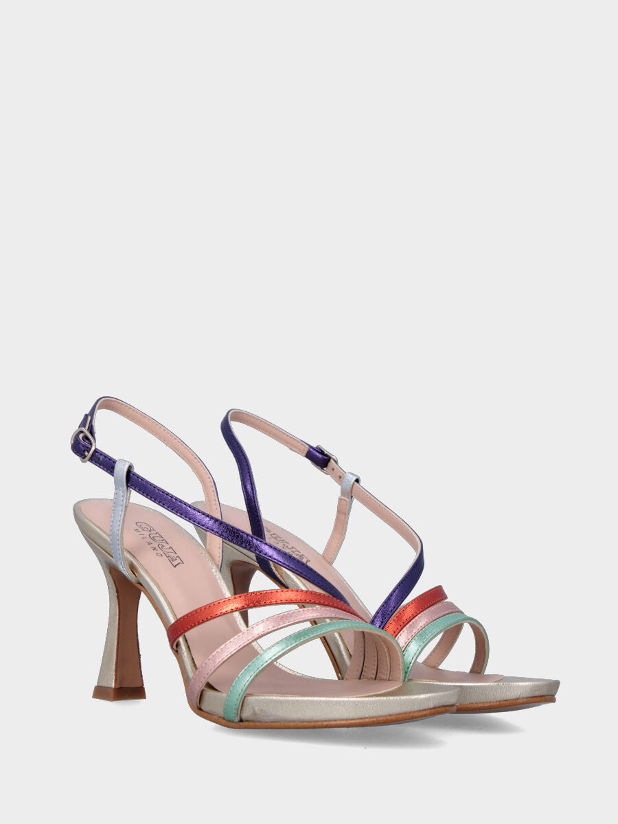 Sandalo platino in pelle laminata con listini obliqui multicolor e plateau